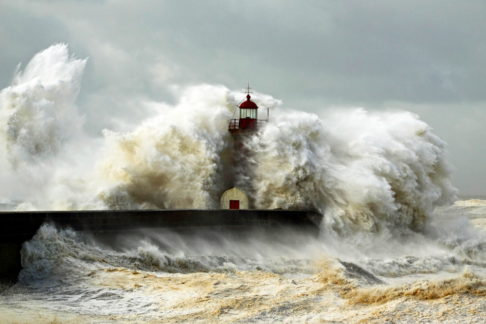 AS170 Wall décor art photographic on canvas seascape lighthouse and waves